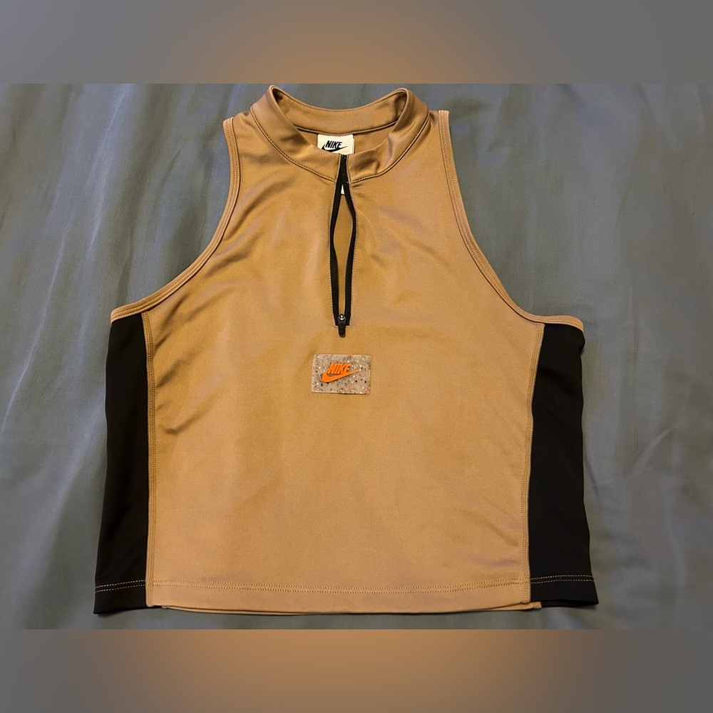 Nike Cropped Workout Tank